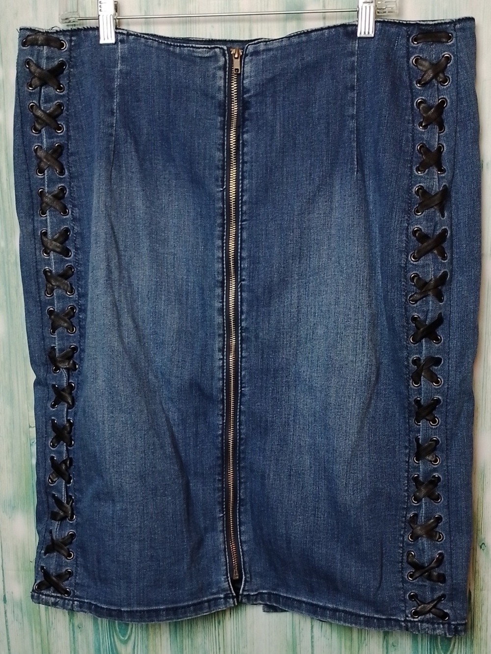 Full Zip Denim Skirt Faux Leather Accent Size 16 Lane Bryant